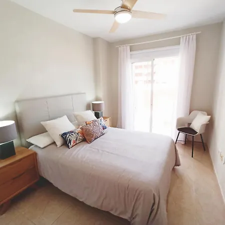 Luxury Family Metres From Beach And Wifi Appartamento