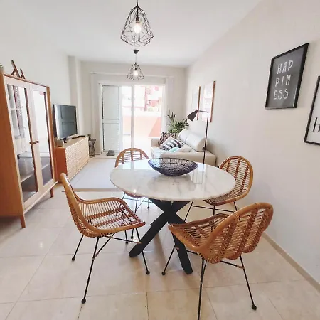 Luxury Family Metres From Beach And Wifi Appartamento